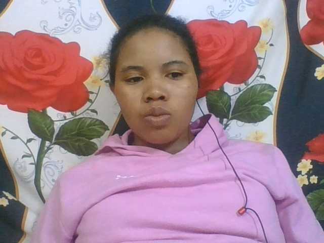 Juliah1a live cam on BongaCams