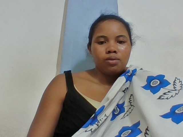 Juliah1a live cam on BongaCams