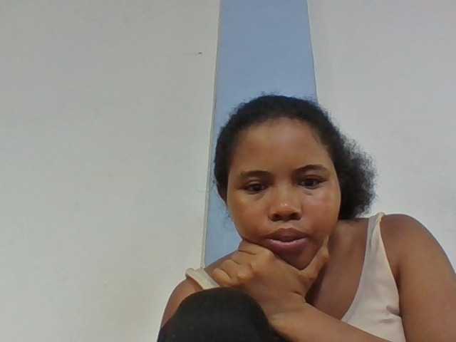 Juliah1a live cam on BongaCams