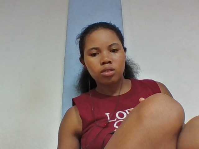 Juliah1a live cam on BongaCams