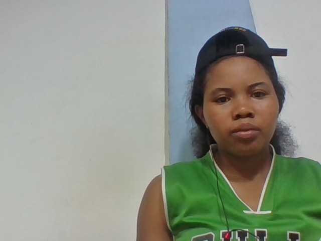 Juliah1a live cam on BongaCams