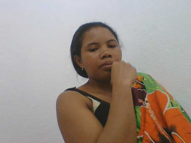Juliah1a live cam on BongaCams