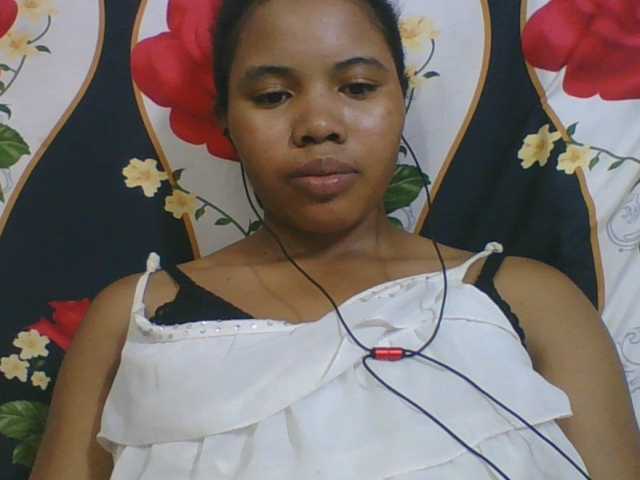 Juliah1a live cam on BongaCams
