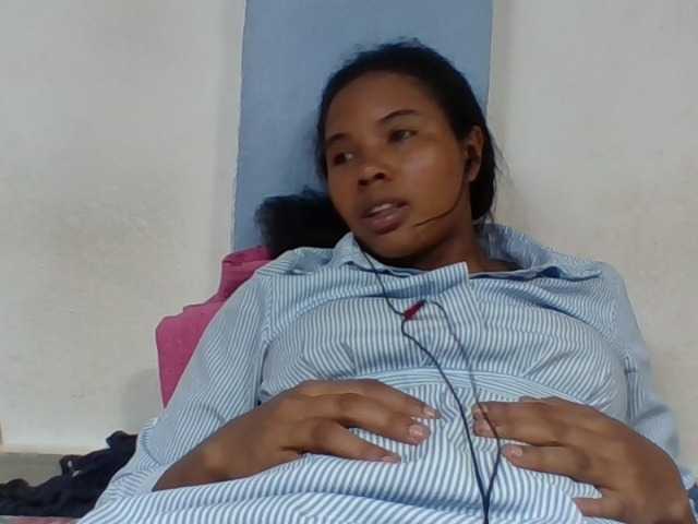 Juliah1a live cam on BongaCams