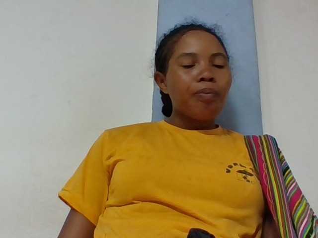 Juliah1a live cam on BongaCams