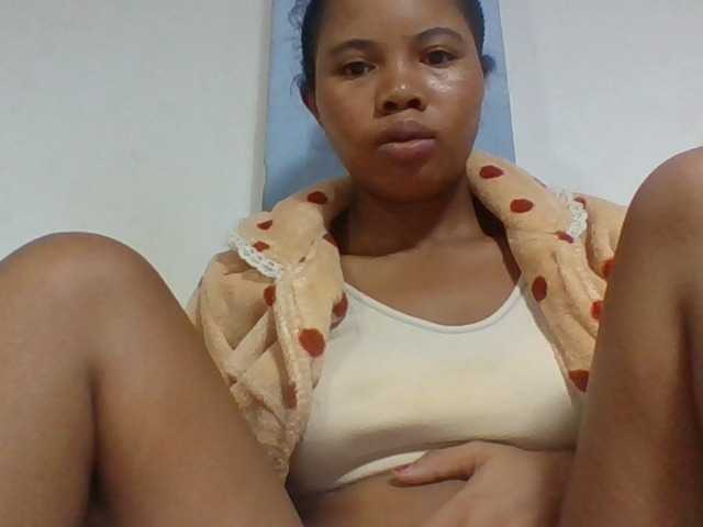 Juliah1a live cam on BongaCams
