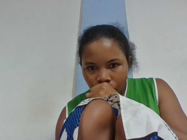 Juliah1a live cam on BongaCams
