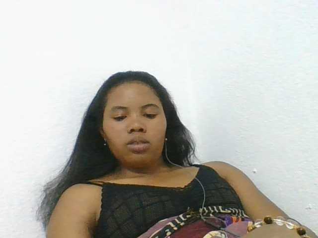 Juliah1a live cam on BongaCams
