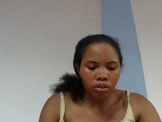Juliah1a live cam on BongaCams