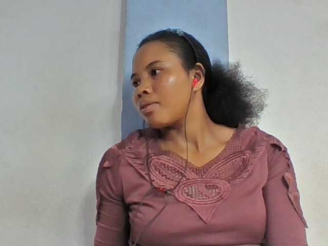 Juliah1a live webcam show
