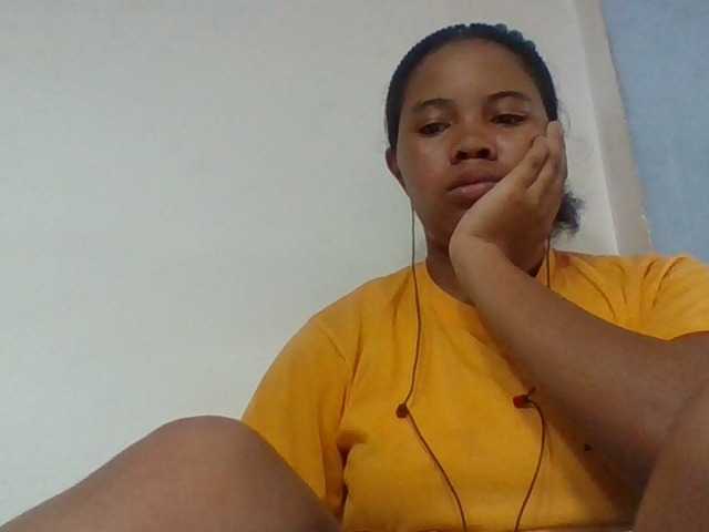 Juliah1a live cam on BongaCams