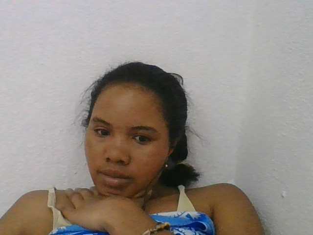 Juliah1a live cam on BongaCams