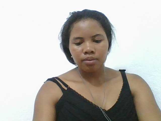 Juliah1a live cam on BongaCams