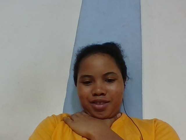 Juliah1a live cam on BongaCams
