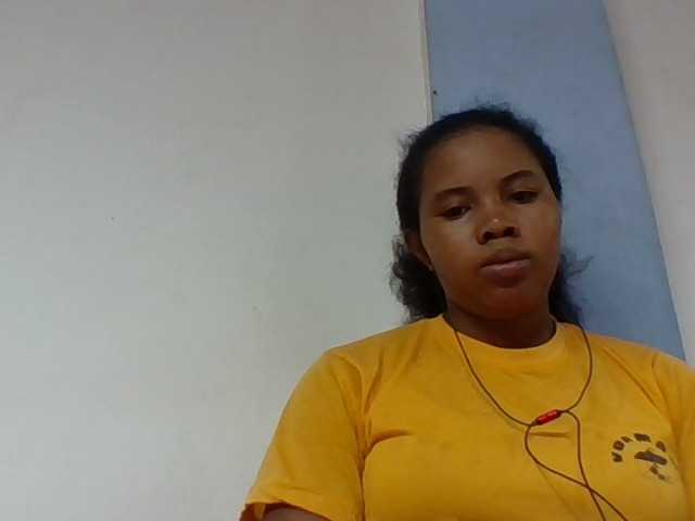 Juliah1a live cam on BongaCams