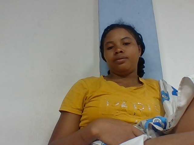 Juliah1a live cam on BongaCams