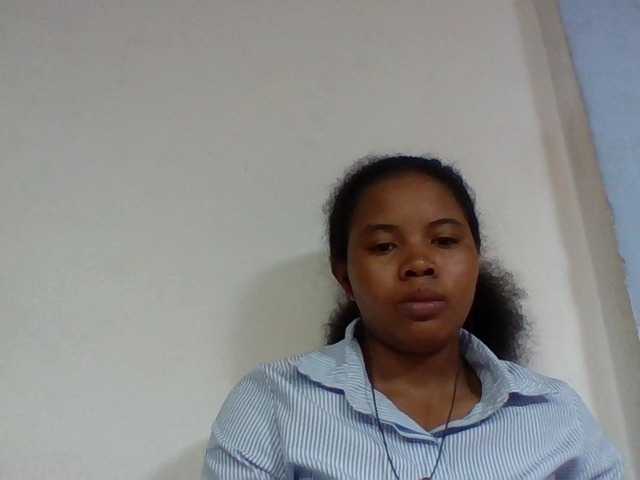 Juliah1a live cam on BongaCams