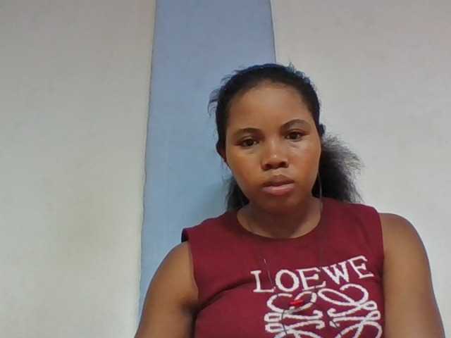 Juliah1a live cam on BongaCams