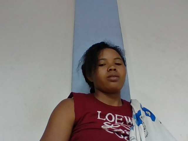 Juliah1a live cam on BongaCams