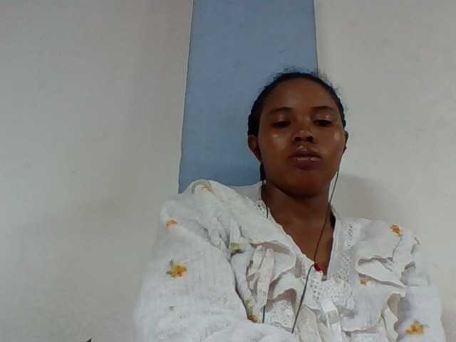 Juliah1a live cam on BongaCams