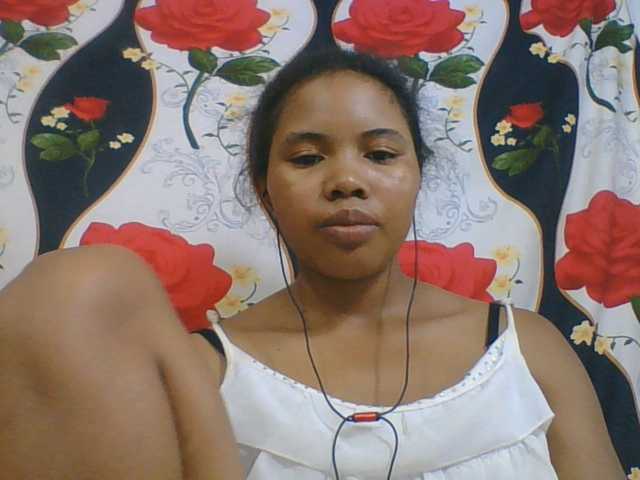 Juliah1a live cam on BongaCams