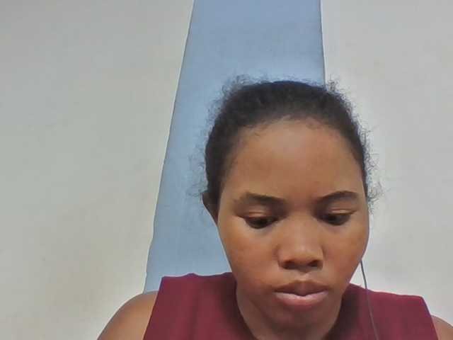 Juliah1a live cam on BongaCams