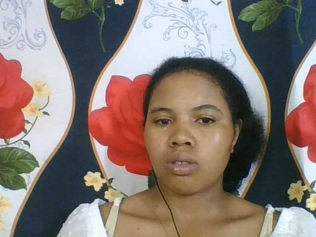 Juliah1a live cam on BongaCams