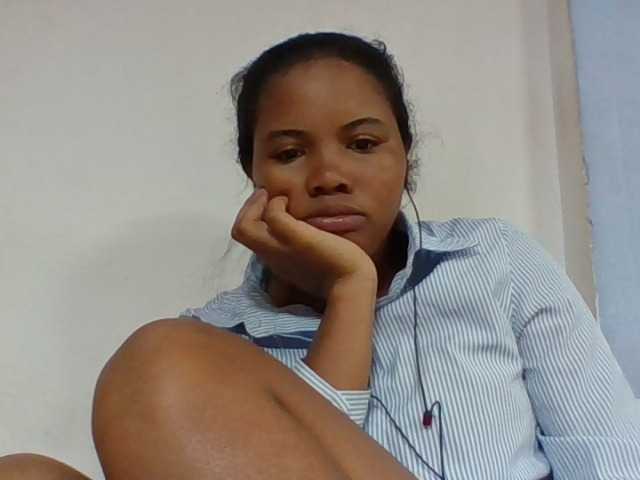 Juliah1a live cam on BongaCams
