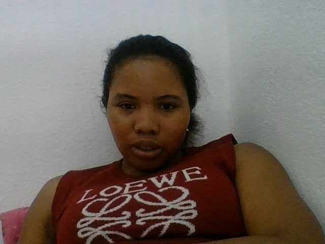 Juliah1a live cam on BongaCams