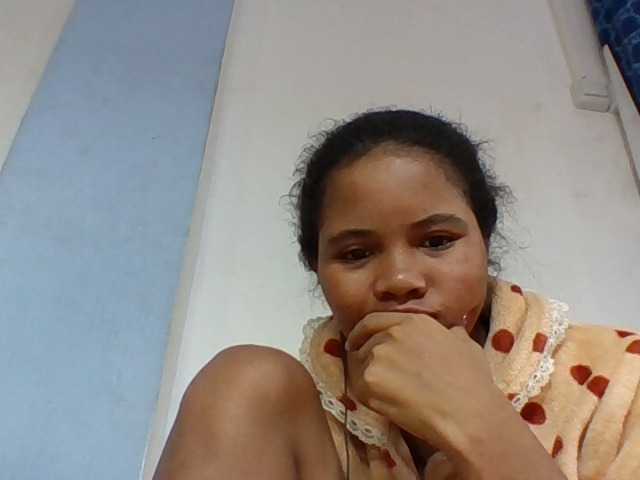 Juliah1a live cam on BongaCams