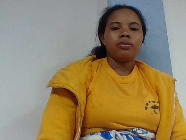Juliah1a live cam on BongaCams