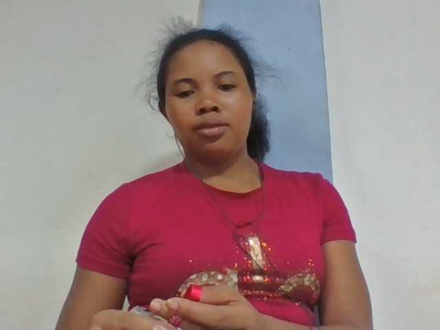 Juliah1a live cam on BongaCams