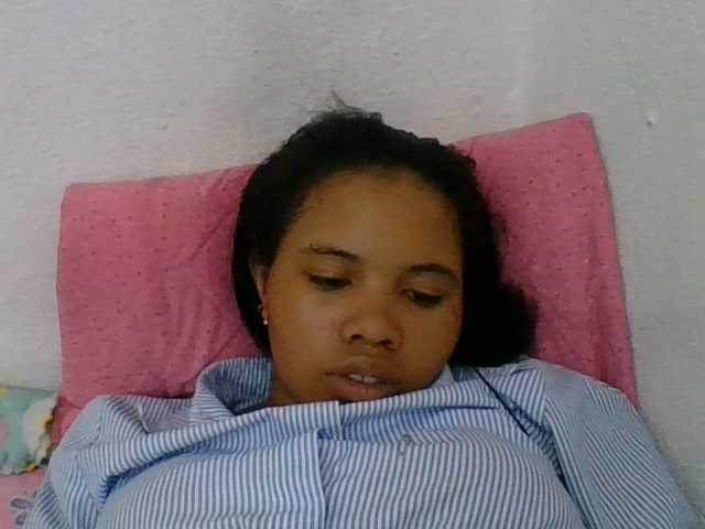 Juliah1a live cam on BongaCams