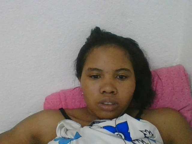 Juliah1a live cam on BongaCams