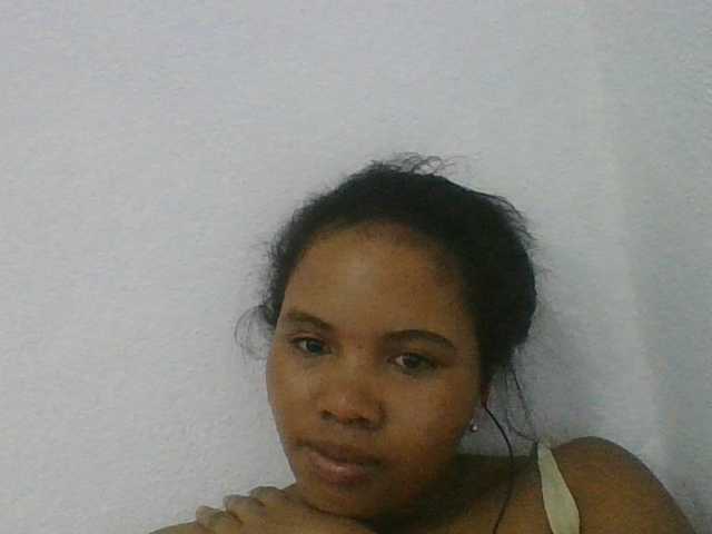 Juliah1a live cam on BongaCams