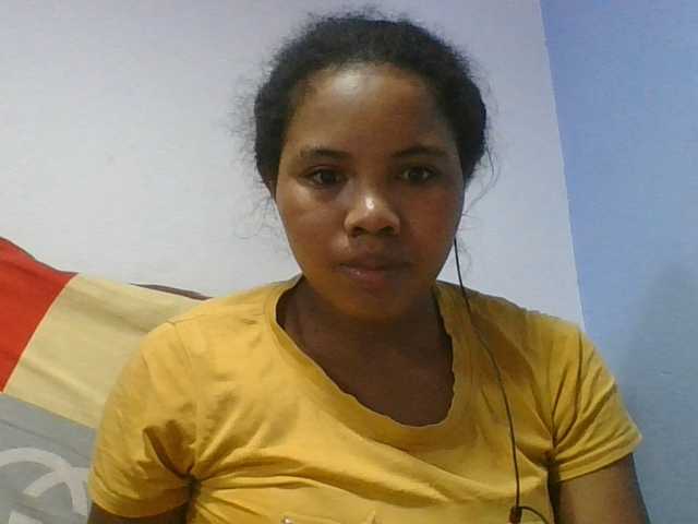 Juliah1a live cam on BongaCams