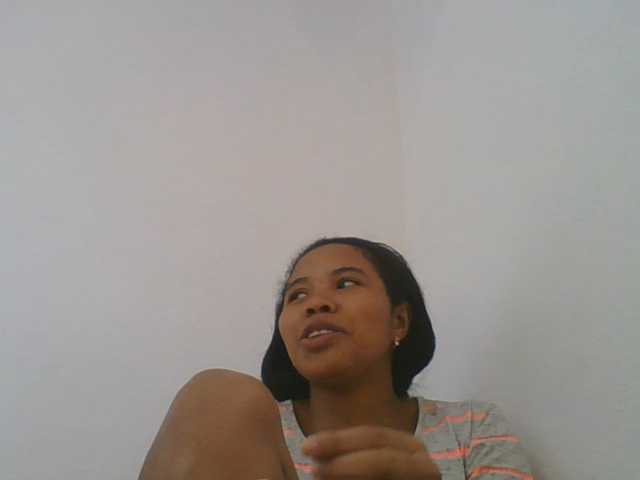 Juliah1a, en directo ahora en BongaCams