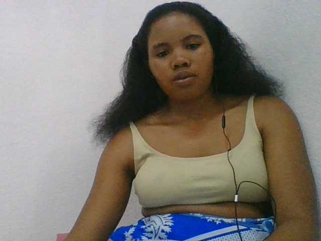 Juliah1a live cam on BongaCams