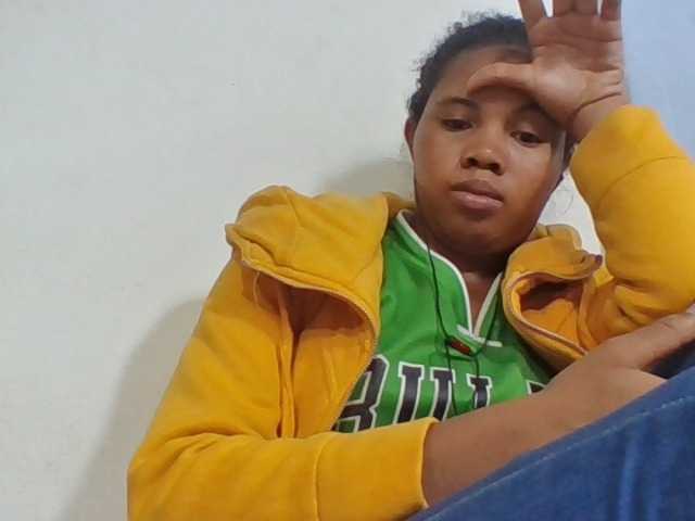 Juliah1a live cam on BongaCams