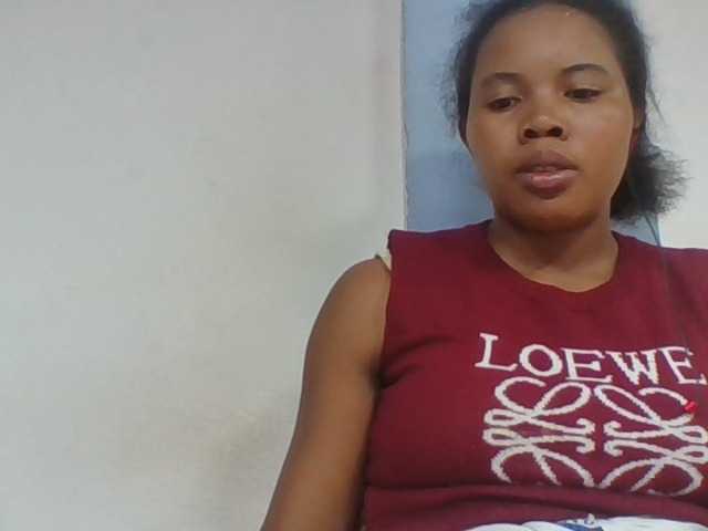 Juliah1a live cam on BongaCams