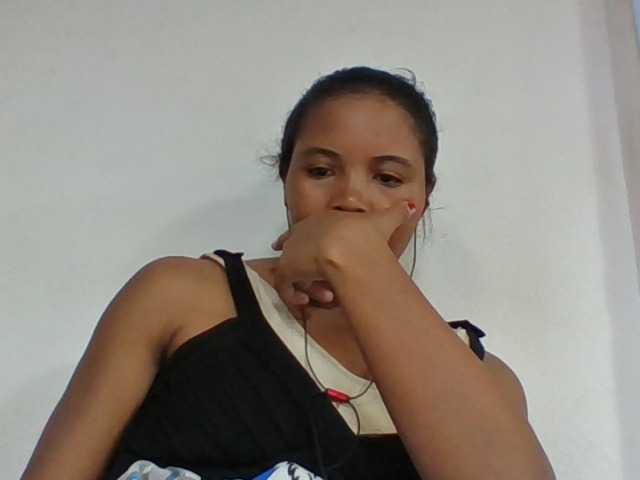 Juliah1a live cam on BongaCams