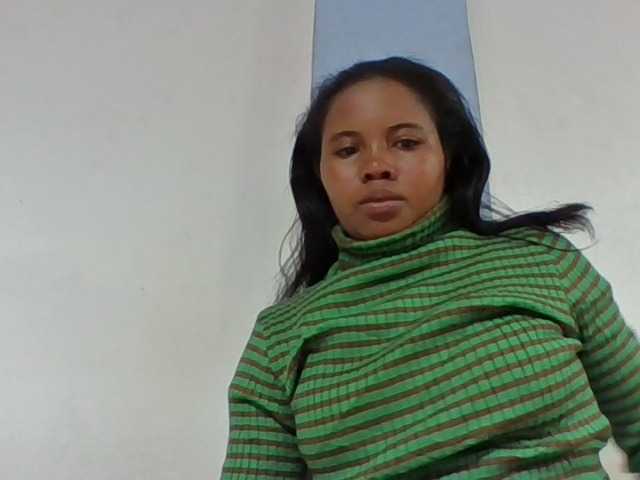 Juliah1a live cam on BongaCams