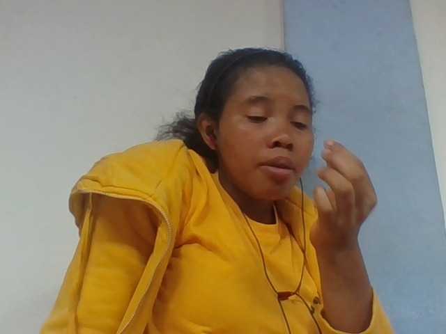 Juliah1a live cam on BongaCams