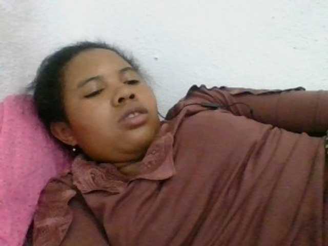 Juliah1a live cam on BongaCams