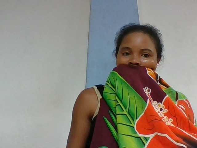 Juliah1a live cam on BongaCams
