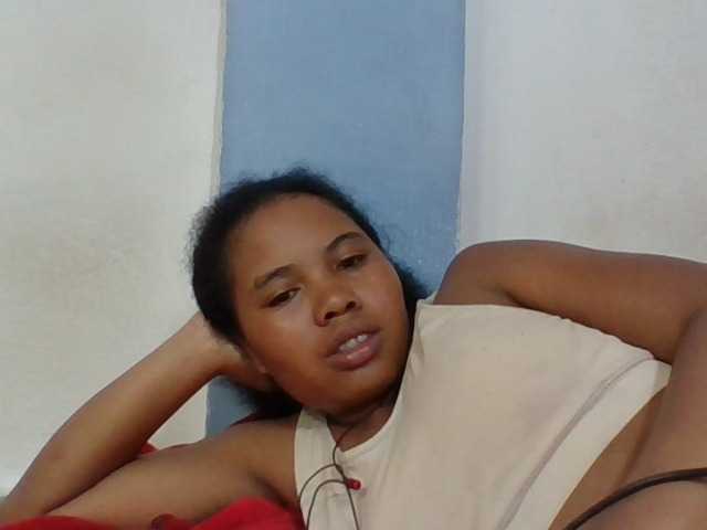 Juliah1a live cam on BongaCams
