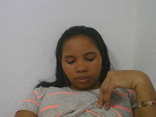Juliah1a live cam on BongaCams