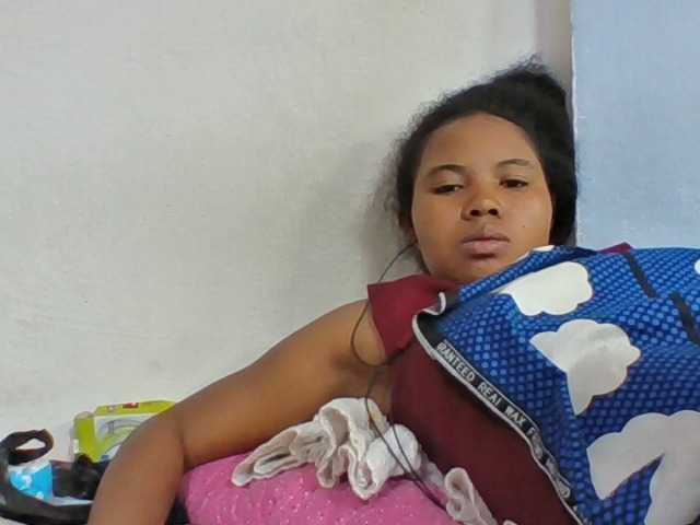 Juliah1a live cam on BongaCams