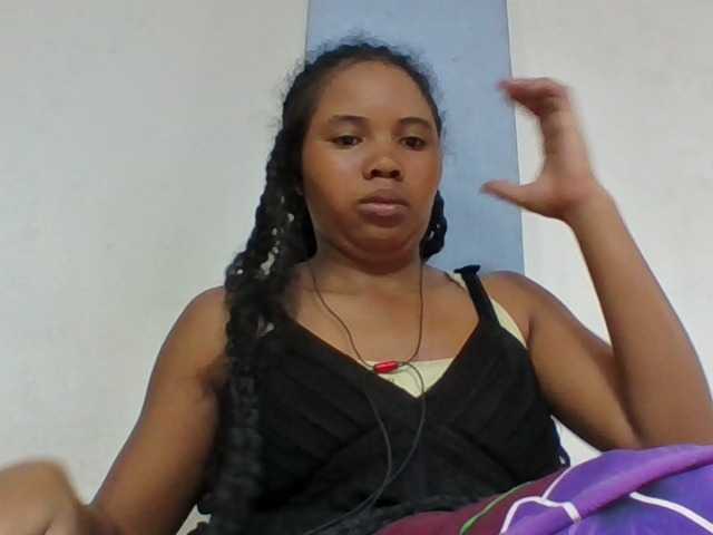 Juliah1a live cam on BongaCams