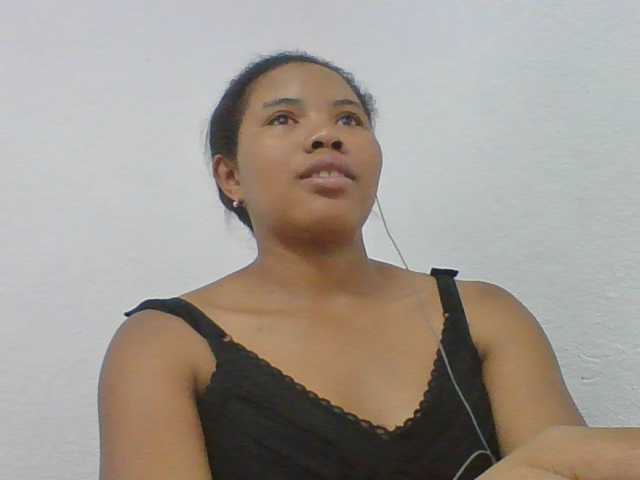 Juliah1a live cam on BongaCams